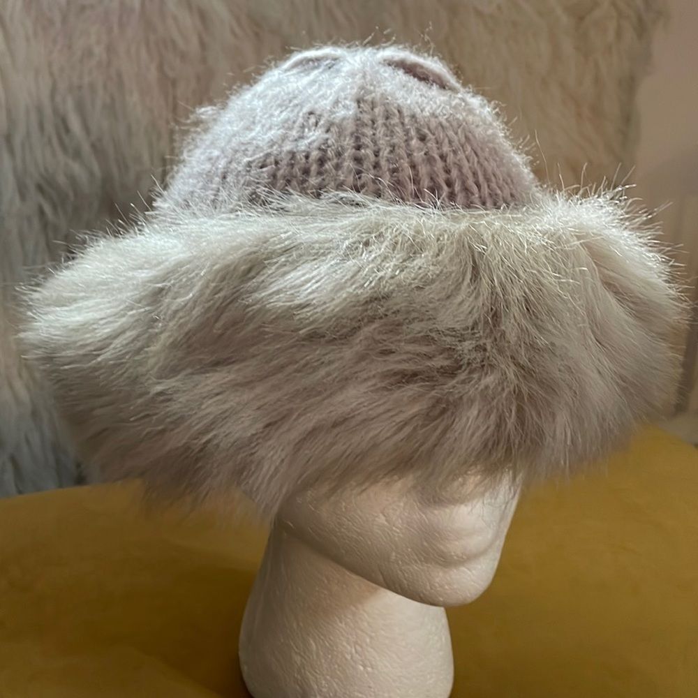 Y2K knit beanie with faux fur trim
